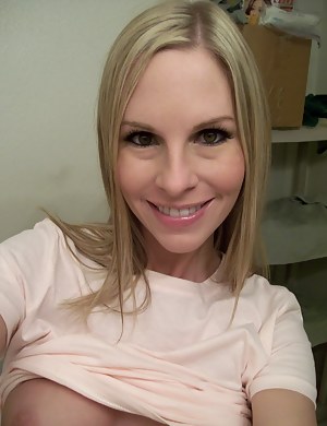 Free MILF Selfshot Porn Pictures